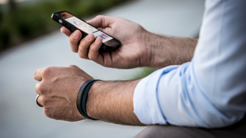Illustration for article titled Garmin's Vivosmart Is a Fitness Tracker With Smartwatch Tendencies